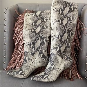 Steve Madden Kinga Natural Snake print boots Sz 10